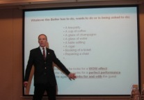 深航旗下酒店11名员工通过国际白金管家资格认证