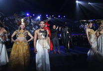 喆啡酒店迎个性需求 12星座亮相铂涛时尚秀