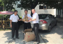 情系职工——书香酒店集团领导深入基层送清凉