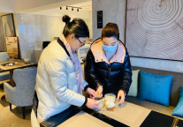 东呈国际集团紧急调用武汉及周边地区近1万间酒店客房,全力保障一线防疫工作者住宿需要