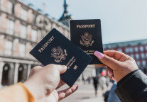 连续两季度盈利,OTA独一家,同程艺龙凭什么?