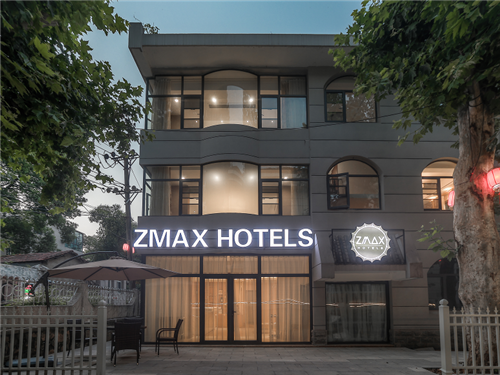 长假将至zmaxhotels和潮漫酒店与你共享城市美好风景