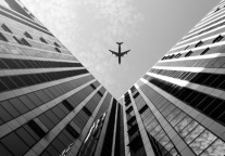 东方航空调整燃油附加费标准 800公里以下航段免收费