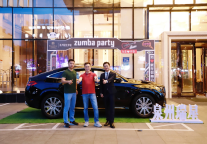 泉州富力万达文华酒店携手瑞星奔驰,创新尊巴烧烤派对燃爆夏夜