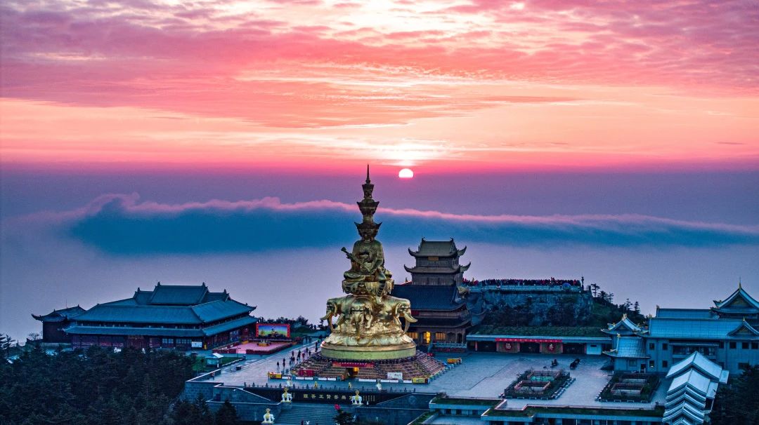 清凉模式一键切换 快来解锁佛系青年的峨眉山修行计划