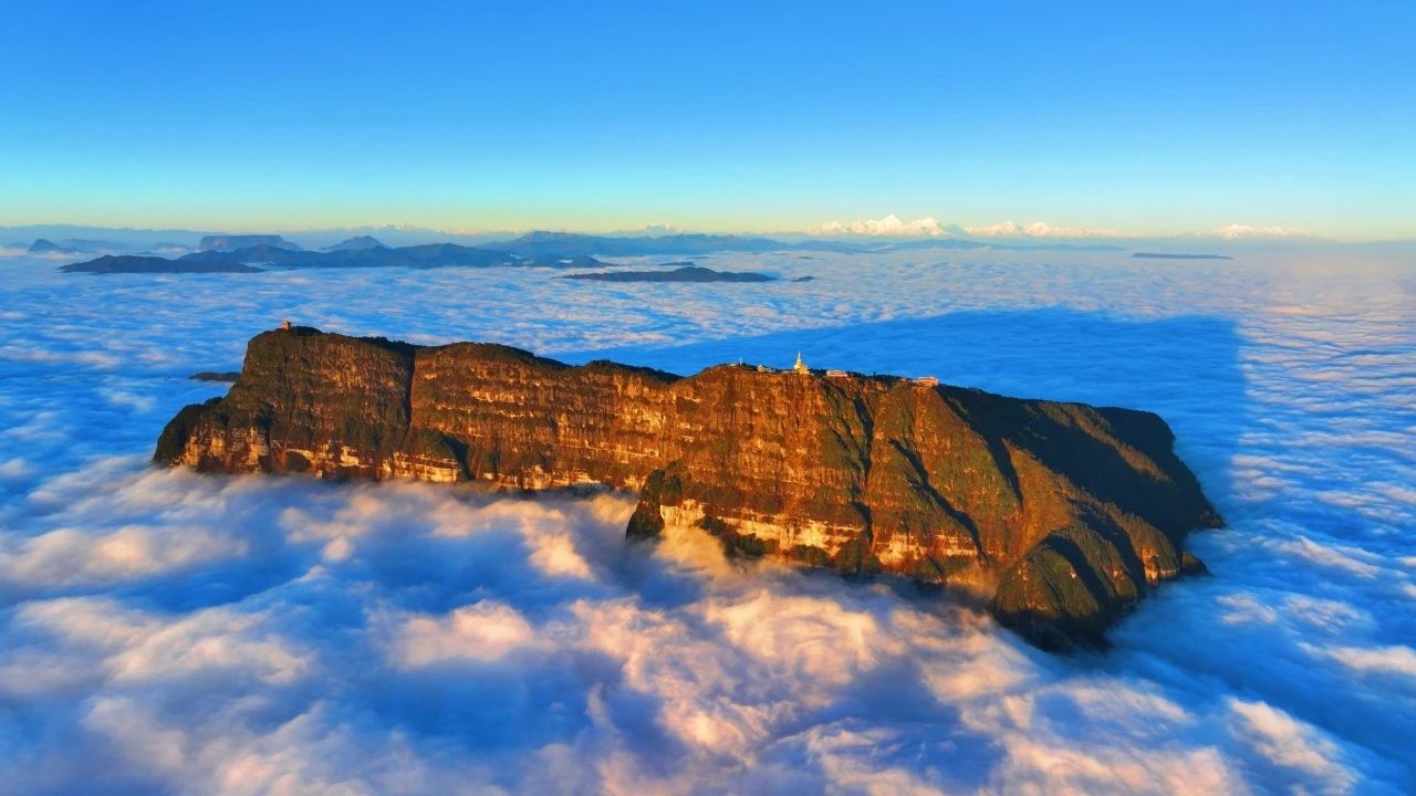 沉浸式感受峨眉山景区的日与夜