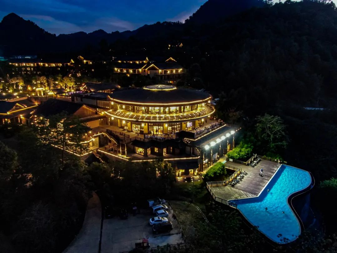 欧洲旅行商探秘世界长寿乡 — 解码巴马康养的 “地心引力”