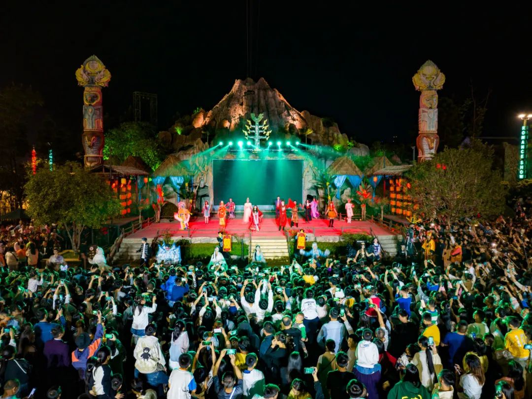 万人空巷,嗨翻全场!明月山奇幻夜究竟来了多少人?