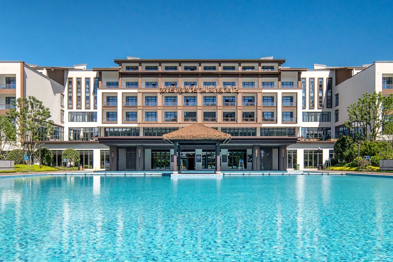喜获“中国饭店业旅游目的地首选酒店” 殊荣,酒店载誉前行!