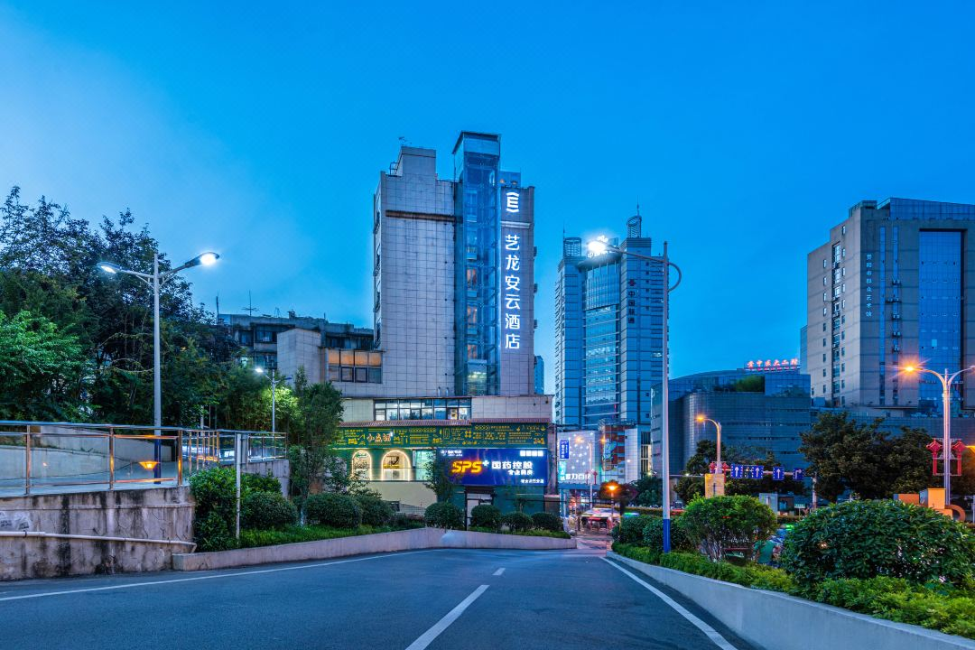 连续两个月满房,艺龙安云酒店:老店翻红,轻松拿捏