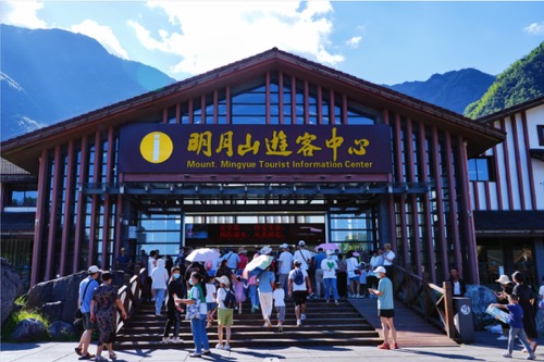 奔赴浪漫春天!明月山景区迎来云南旅游专列贵宾团!