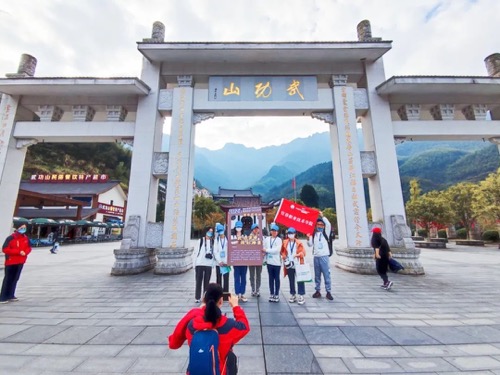 送门票!!国庆经费已到账,京东快递助力免费游玩武功山