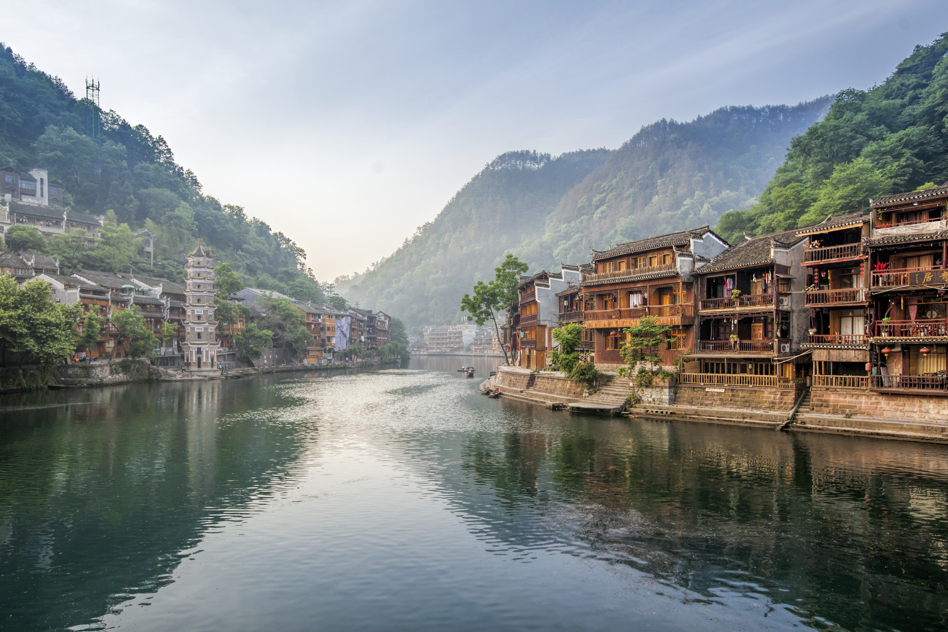 凤凰古城5A级旅游景区揭牌,湖南共有十二个5A级景区