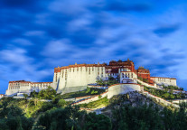 西藏2025年前三季度全区接待国内外游客6370.73万人次 同比增长11.21%