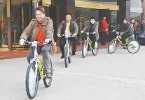 南京首批“旅游公益自行车”发放