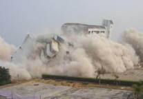 北海首家中外合资酒店爆破拆除 