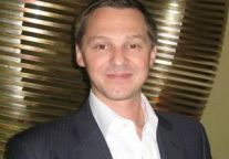 艾舍先生担任香港美丽华酒店总经理