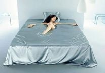 时尚商务人士偏爱水床房 酒店该换了