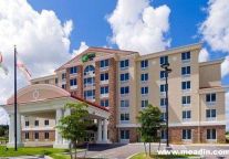 Holiday Inn Express In Fort Myers Becomes The First Certified Guest Service Destination By AHLEI