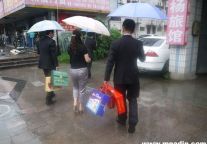杭州曙江大酒店慰问困难家庭