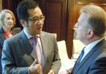 政冷经热，澳洲高官访华频晤雅阁高管?