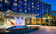 W Hotel创意无限：悬浮空中的餐桌椅