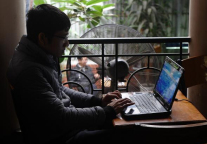 Google and Microsoft Side With Travelers to Use Their Wi-Fi Hot Spots in Hotels