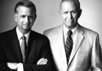 万豪掌门人发布著作 部分收益捐赠姚基金