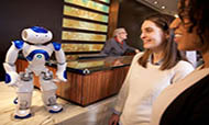 希尔顿酒店联手IBM Watson推迎宾机器人