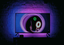 装上智能LED灯 背景墙还能这么玩