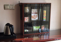 智能迷你吧来袭 易格格帮客人把超市搬到客房