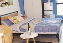 为什么不可以？我就想把床分他一半！