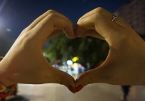 成都43家酒店为九寨沟地震撤离人员提供免费住房