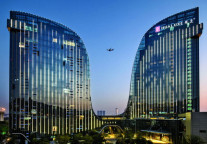 厦门海沧融信华邑酒店5月18日开业