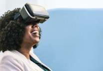 Microsoft将SharePoint应用到VR头显中，给企业培训提供更多便利