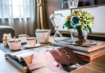 源涞国际启用机器人智慧管家 公寓服务再度升级