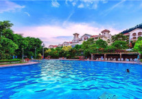 来碧桂园凤凰酒店避暑 有山有水有凉意