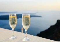 酒店不按规定登记旅客住宿信息被罚10万