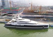 中国首艘超级游艇深圳造 被称为海上的“五星级酒店”