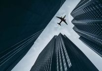 阿联酋航空近20名乘客被隔离 万米高空究竟发生了什么？
