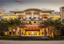 回顾过去 展望未来：海南香水湾书香世家海景酒店年中晚会开始啦！