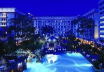 东方宾馆11年上半年净利1002万元，同比增405%