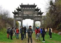 旅游达人欢聚武当太极湖踏青(组图)