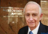 万豪集团首席执行官辞任