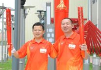 雷士火炬手惠州传圣火 光芒照亮亚运盛会