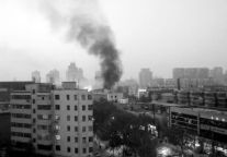 郑州如家突遭大火 撇下旅客店员先撤