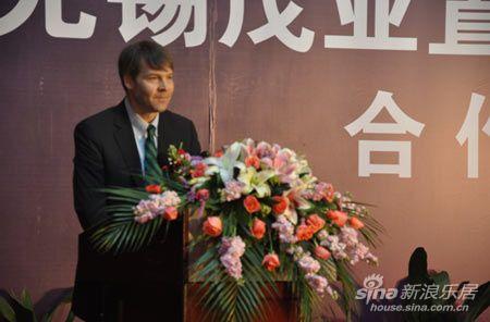 　　万豪国际集团发展执行副总裁 方波先生