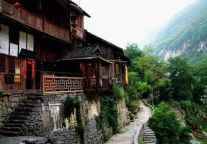古镇旅游：一场开发与保护的博弈