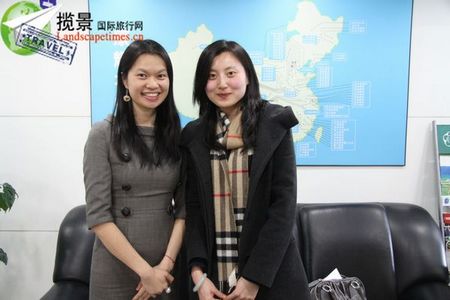 图3:黄芷蘅女士和本篇记者