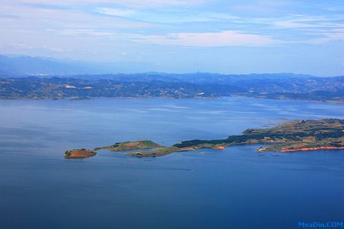依山傍水太极湖